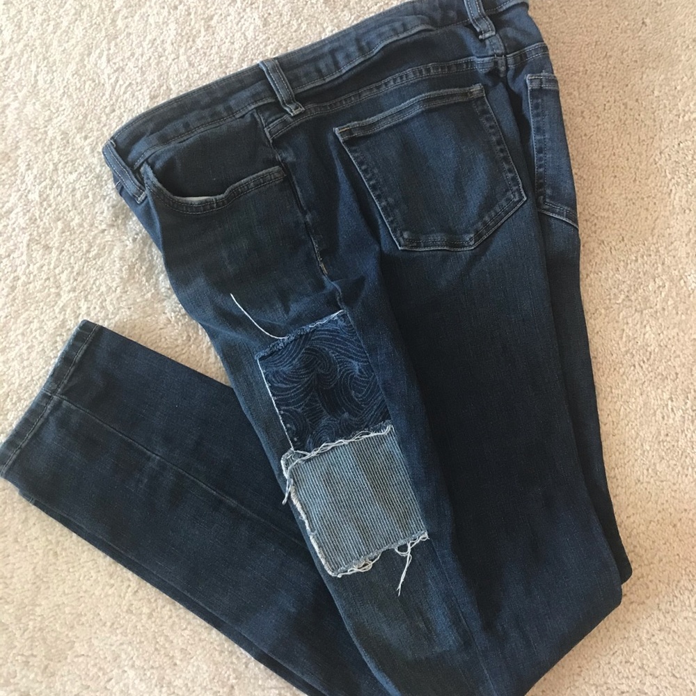 Skinny jeans with decorative patches